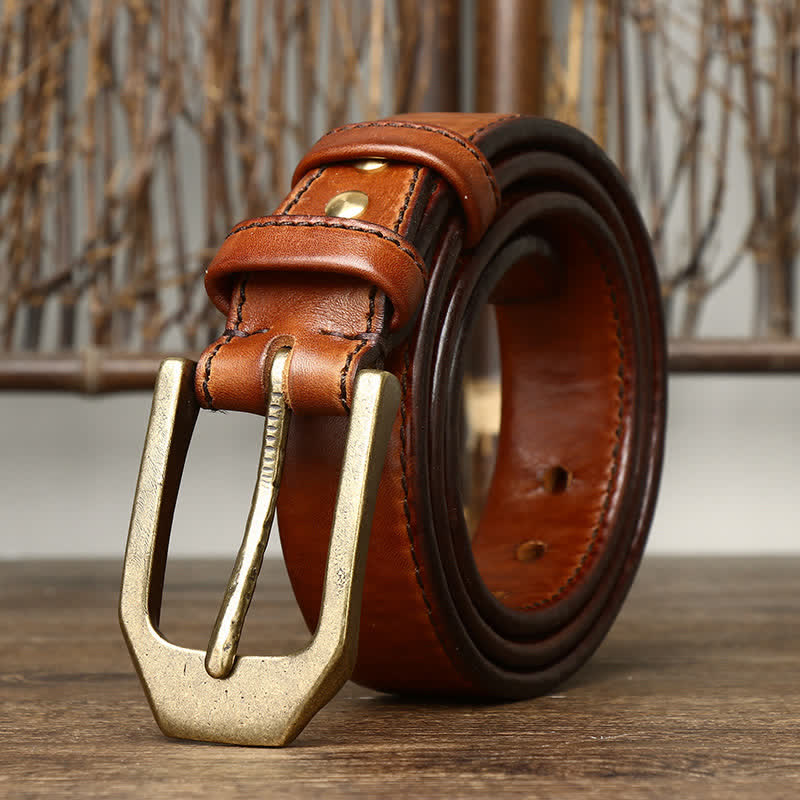 Cinturón de cuero brillante con hebilla rectangular para hombre