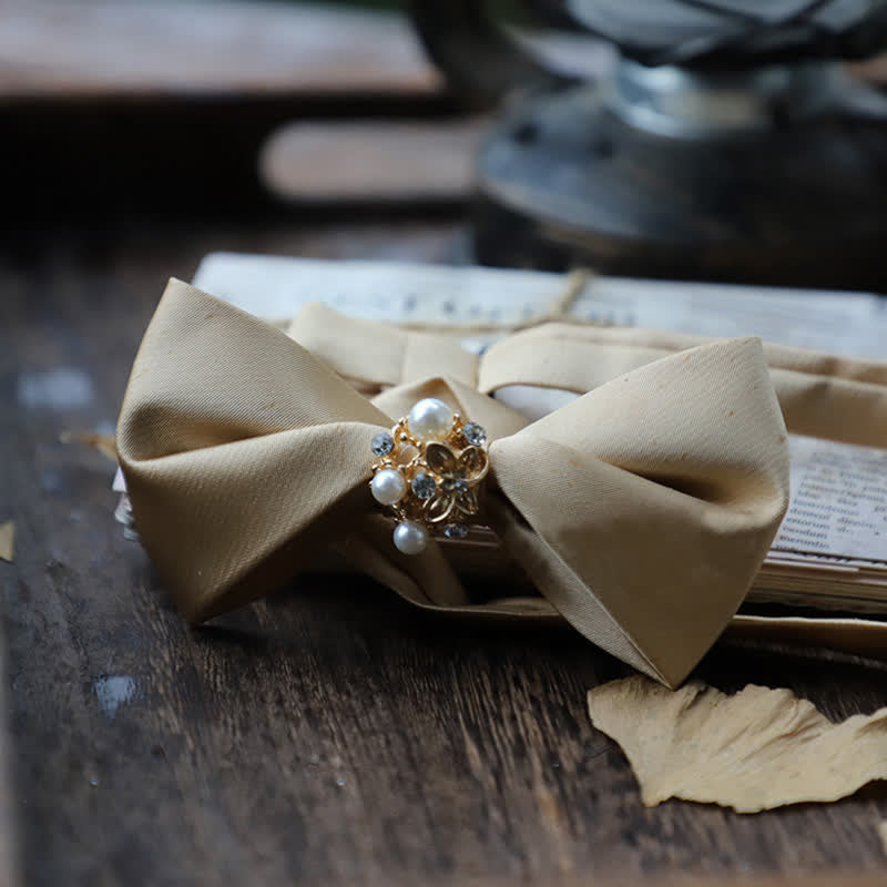 Pajarita de satén con flores y perlas para hombre