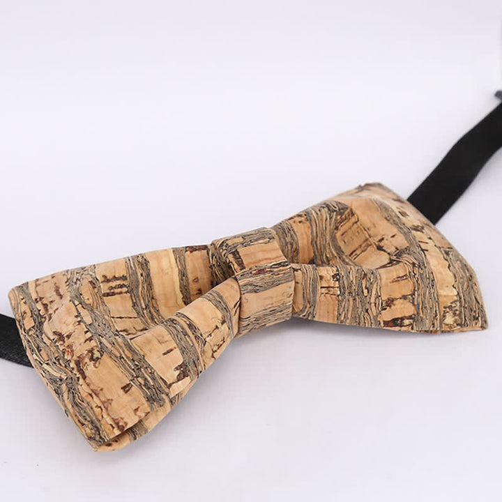 Pajarita de madera con líneas gráficas de corcho para hombre
