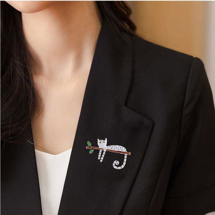 Broche de gato con lunares y gatito perezoso para mujer