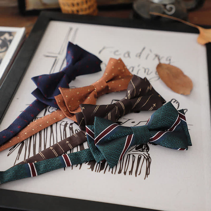 Pajarita elegante de lunares a rayas para hombre