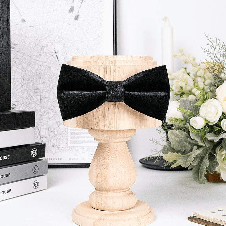 Pajarita de terciopelo de color negro obsidiana para hombre