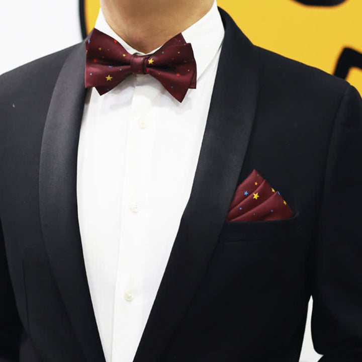 Pajarita de hombre con estrellas brillantes de colores burdeos