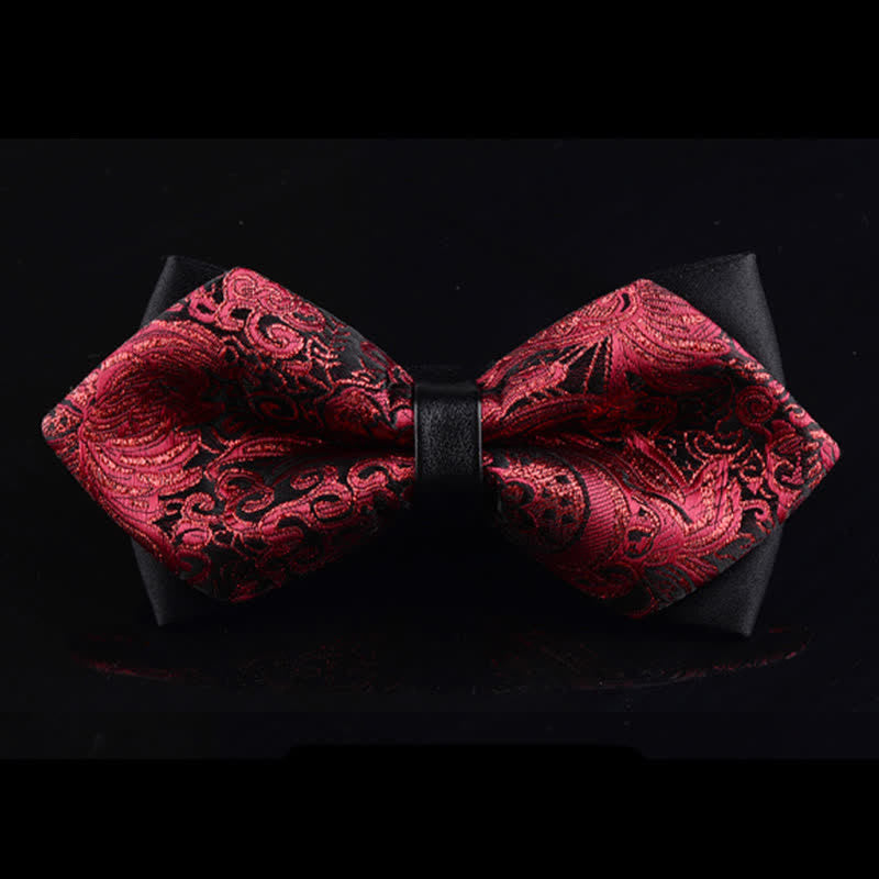 Pajarita puntiaguda con estampado floral brillante para hombre