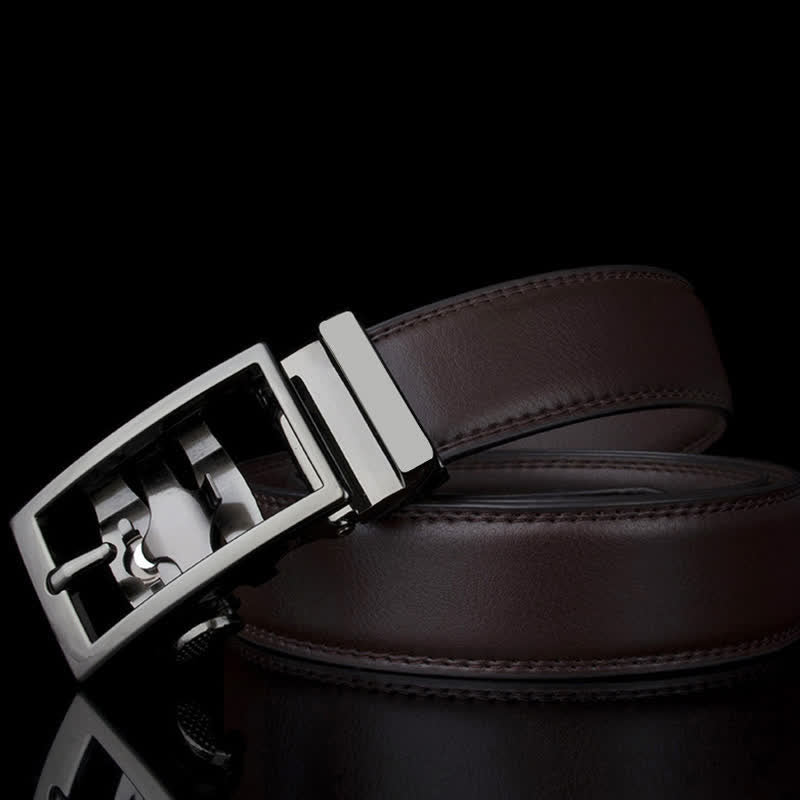 Cinturón de cuero con hebilla automática hueca sofisticado para hombre