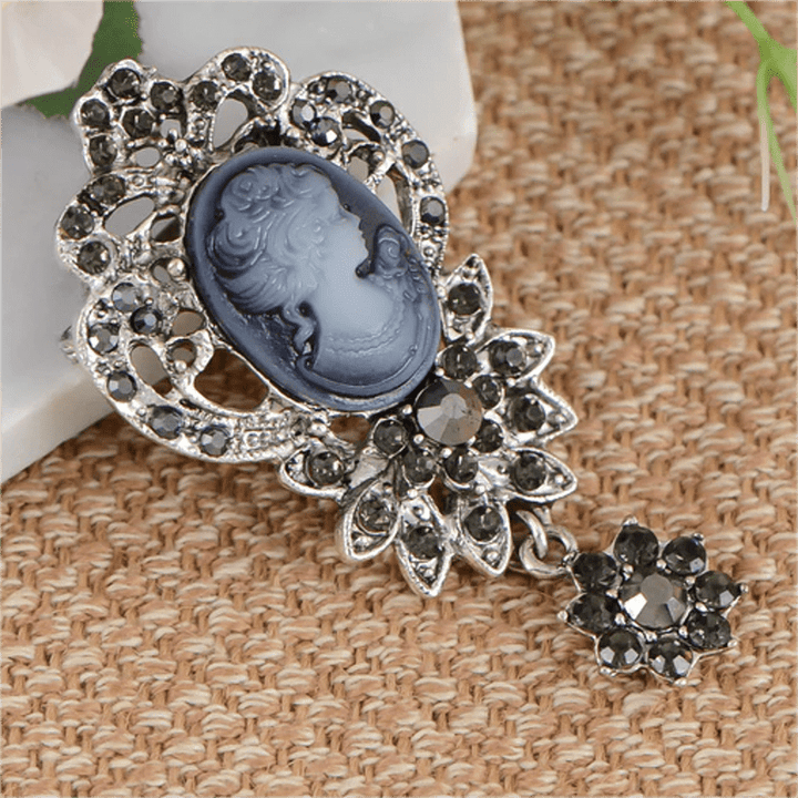 Broche de flores con camafeo antiguo para mujer