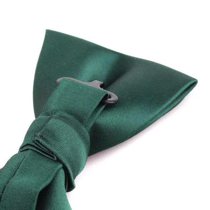 Pajarita elegante con motivos florales y botánicos para hombre