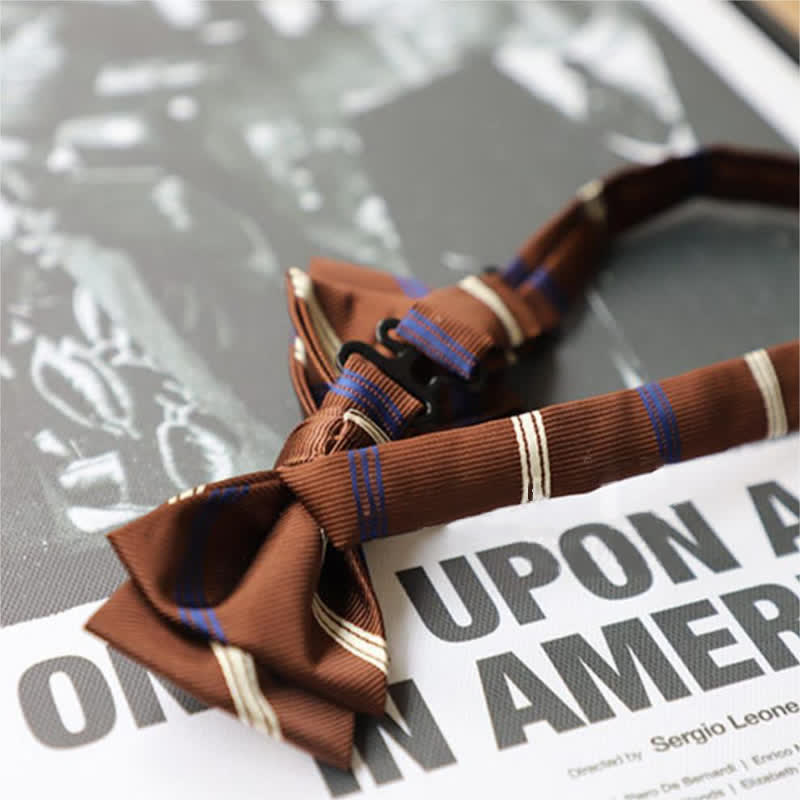 Pajarita versátil de rayas color café para hombre