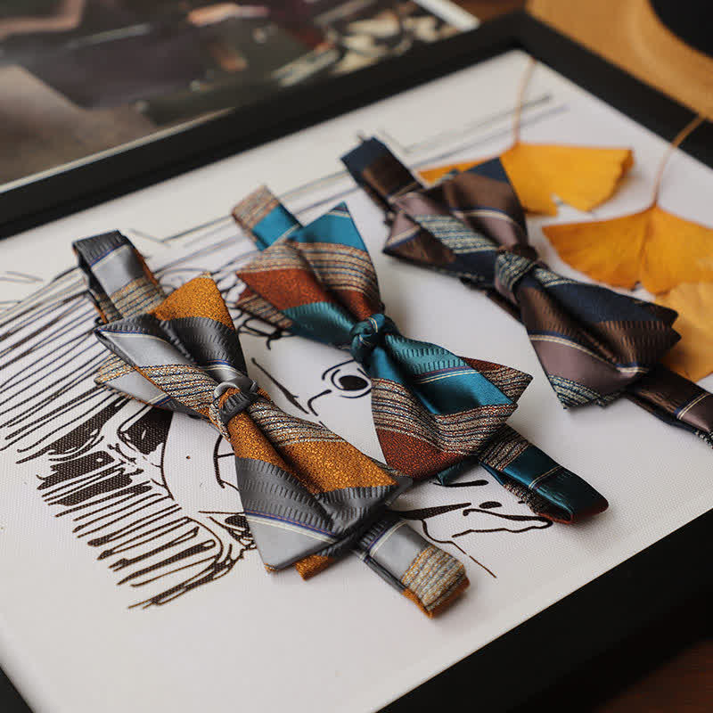 Pajarita retro de rayas con contraste de colores para hombre