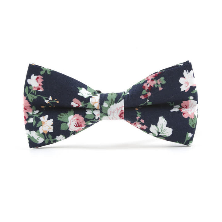 Pajarita con estampado floral de hojas de rosas teñidas para hombre