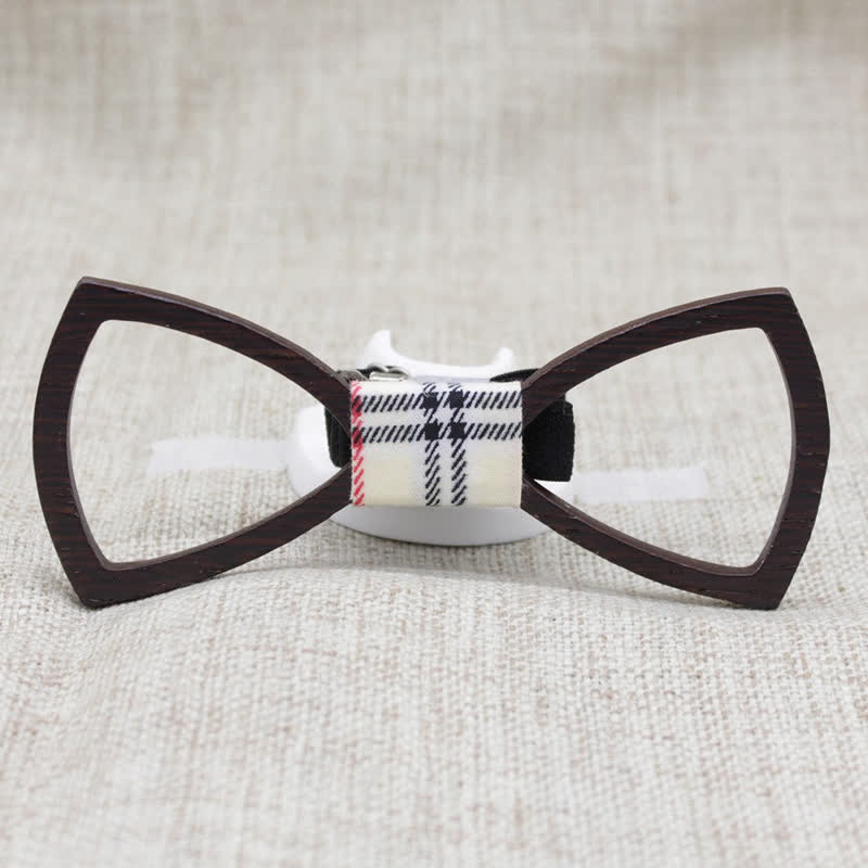 Conjunto de pajarita de madera con gafas huecas oscuras para hombre