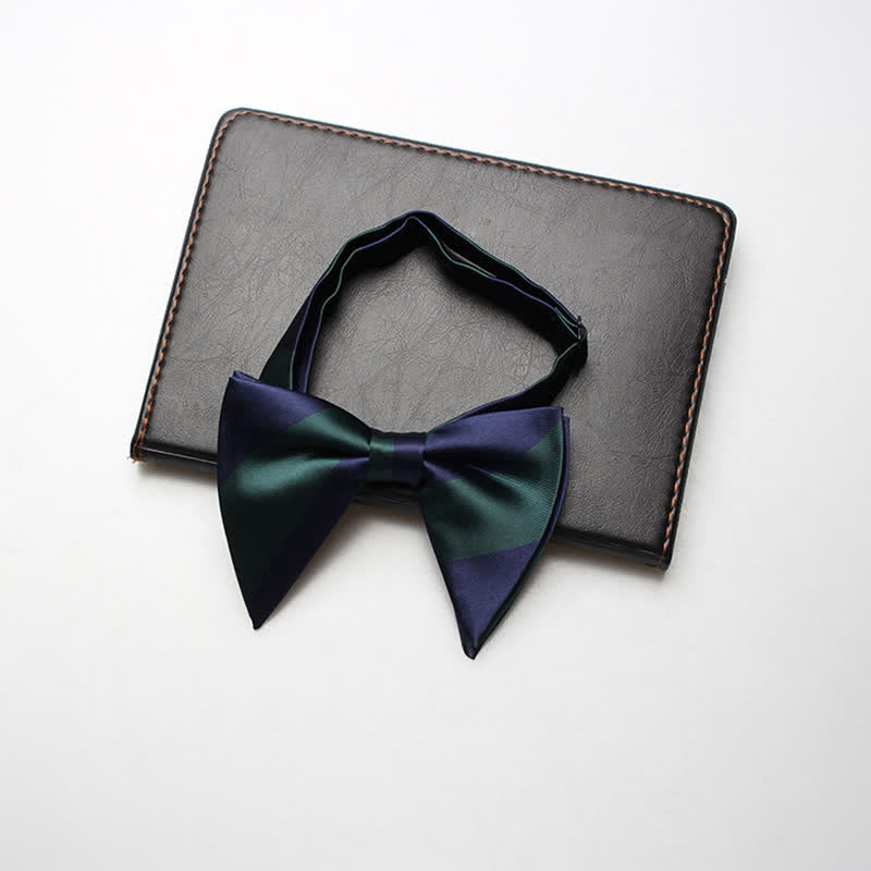 Pajarita de rayas de gran tamaño y punta para hombre de estilo universitario