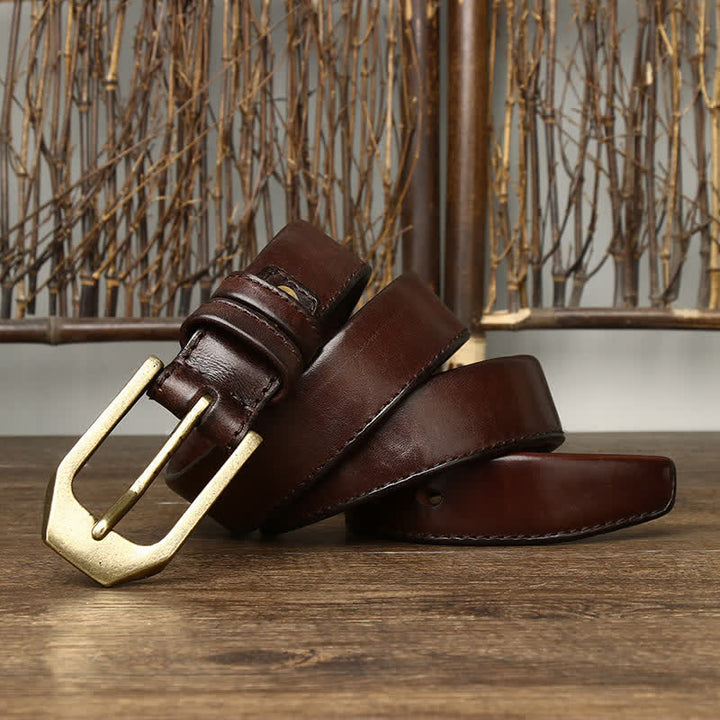 Cinturón de cuero brillante con hebilla rectangular para hombre