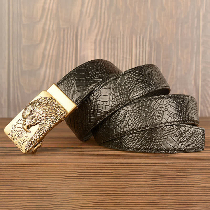 Cinturón de piel con estampado de cocodrilo y águila tallada para hombre