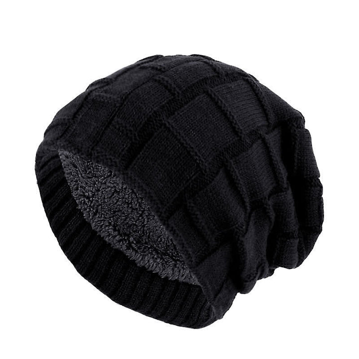 Gorro de punto cálido con forro de piel.