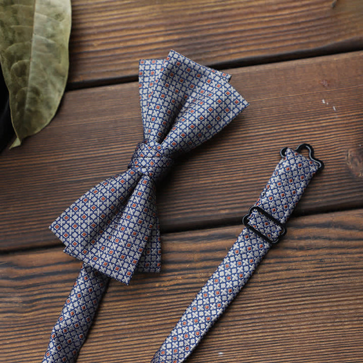 Pajarita floral con rayas británicas para hombre