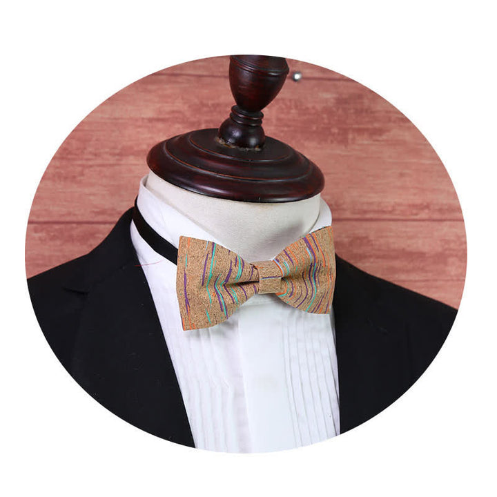 Pajarita de madera con líneas gráficas de corcho para hombre