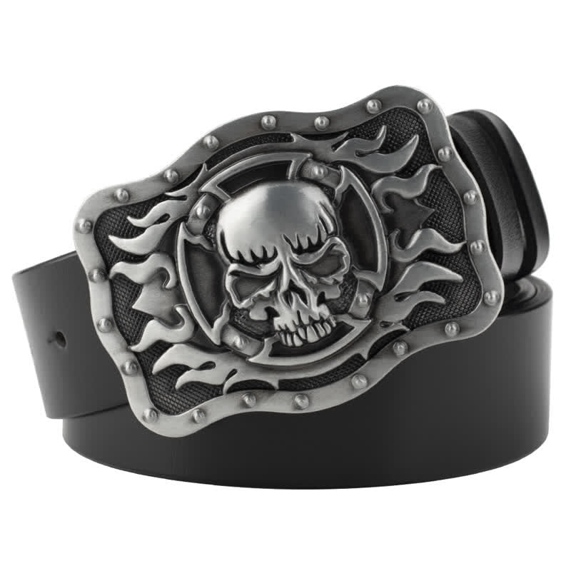 Cinturón de cuero rectangular con calavera en llamas para hombre