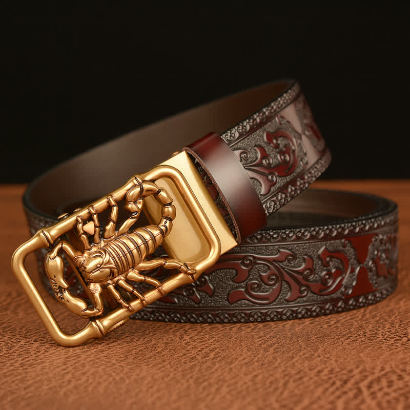 Cinturón de cuero grabado con escorpión en relieve para hombre