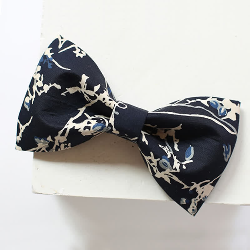 Pajarita con grafiti azul marino y blanco para hombre