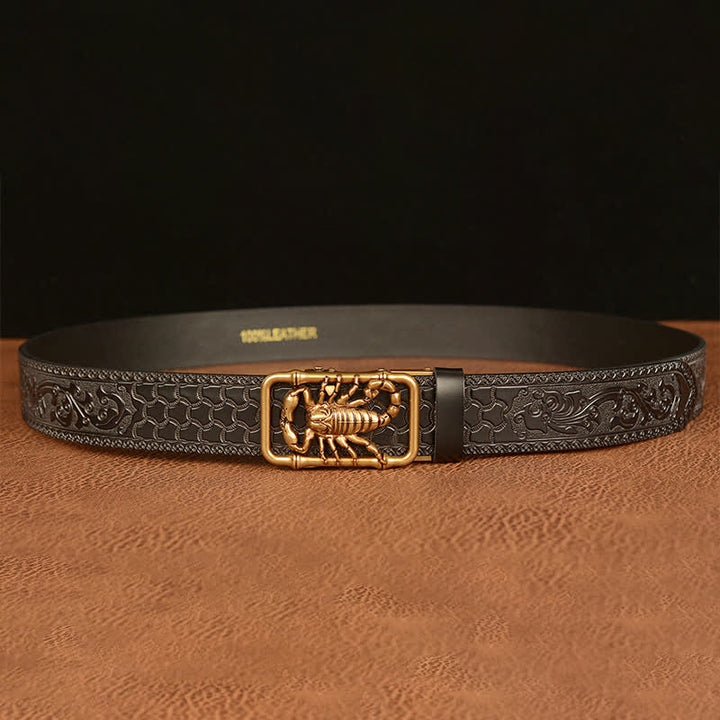 Cinturón de cuero grabado con escorpión en relieve para hombre