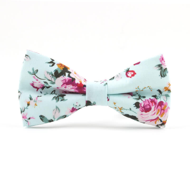 Pajarita con estampado floral de hojas de rosas teñidas para hombre