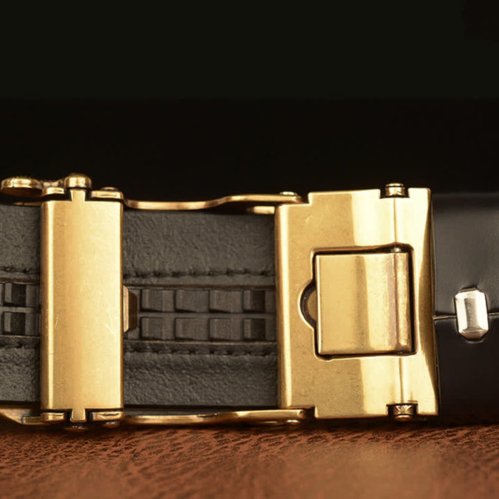 Cinturón de cuero tallado con cabeza de águila para hombre