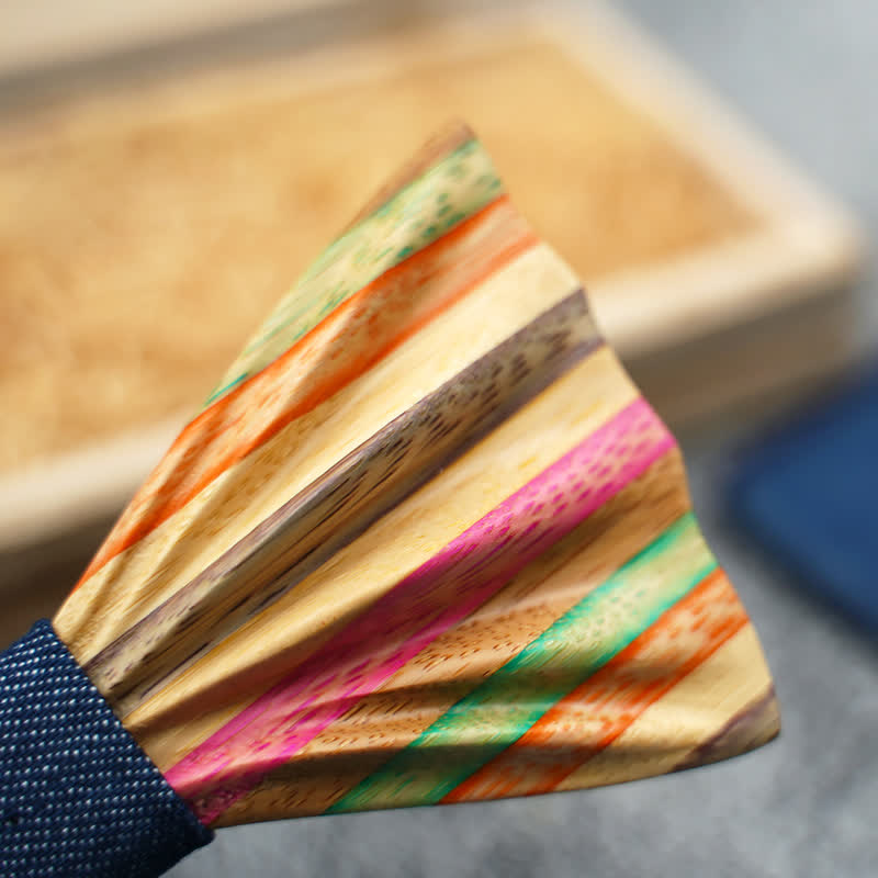 Juego de 2 pajaritas de madera con diseño de arcoíris y arrugas para hombre.