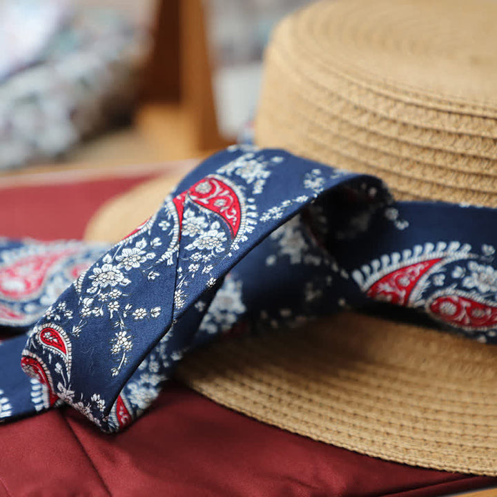 Corbata clásica con estampado paisley vivaz para hombre