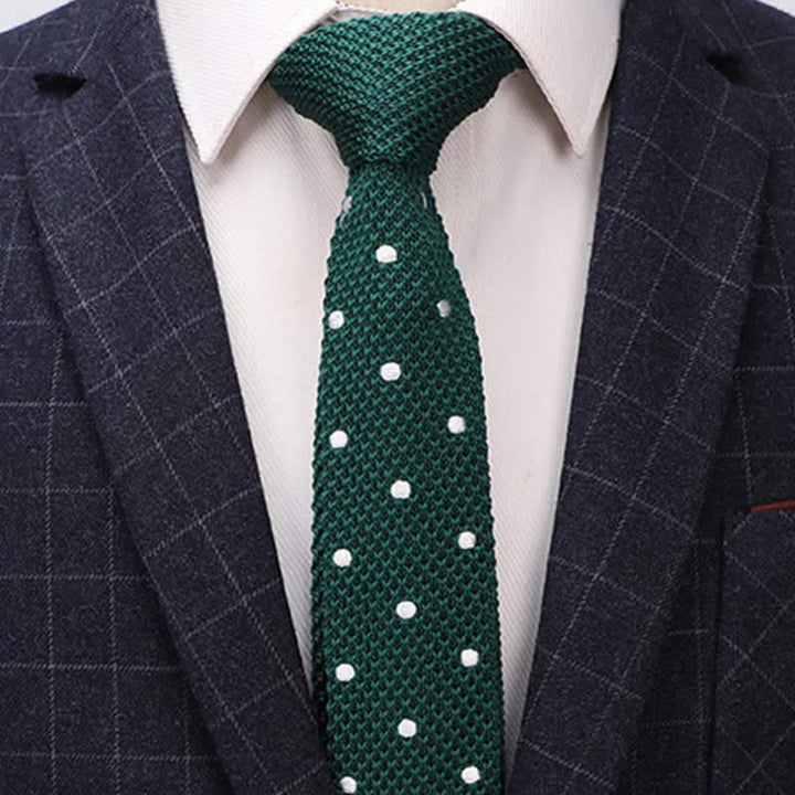 Corbata de punto con lunares blancos para hombre