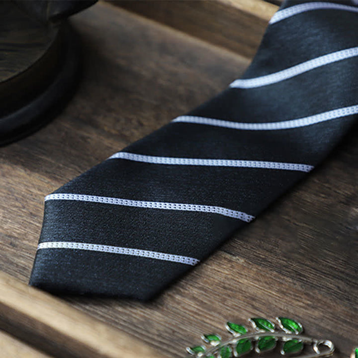 Corbata formal clásica de rayas para hombre