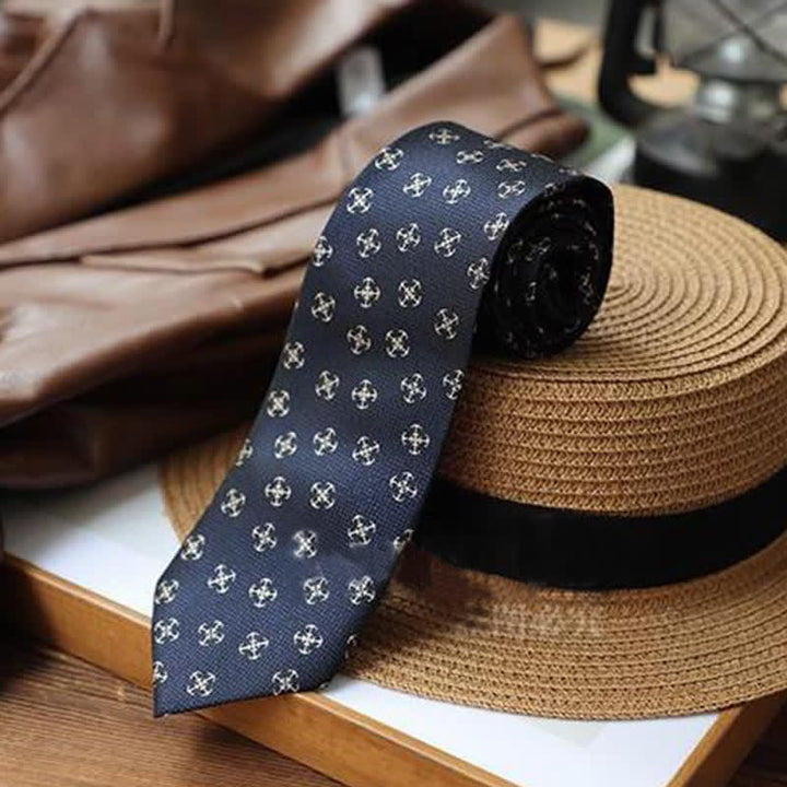 Corbata de hombre con ancla y timón de barco de navegación
