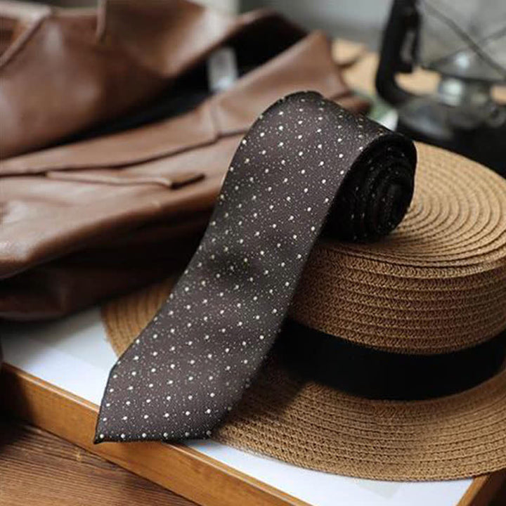 Corbata de lunares con pequeñas flores para hombre