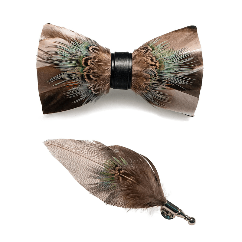 Pajarita rústica de plumas de color marrón para niños con prendedor de solapa