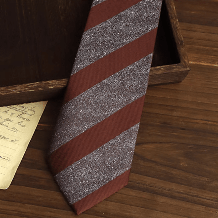 Corbata de rayas en bloque marrón y gris para hombre 