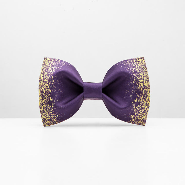 Pajarita violeta resplandeciente con cielo nocturno para hombre