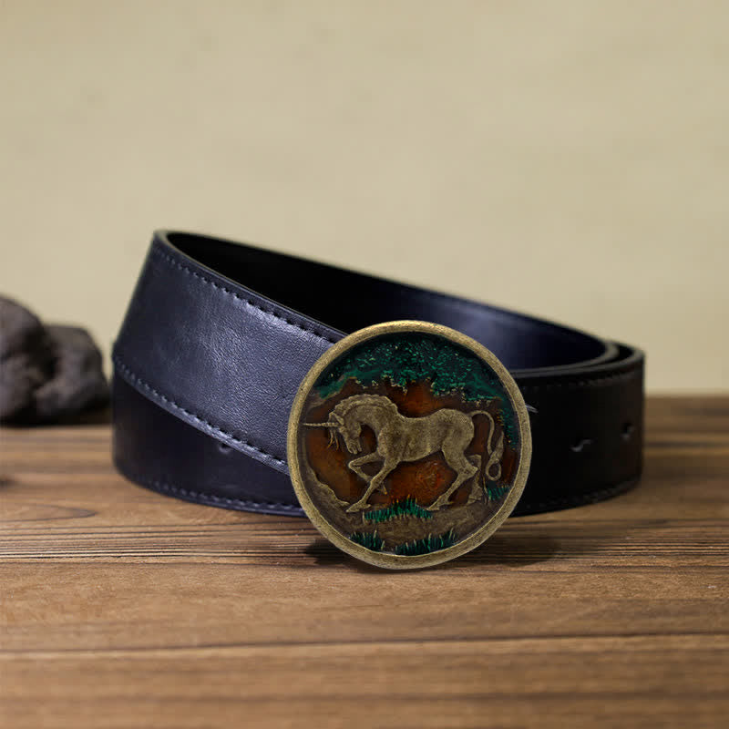 Cinturón de cuero con hebilla de bronce antiguo y diseño de unicornio místico para hombre