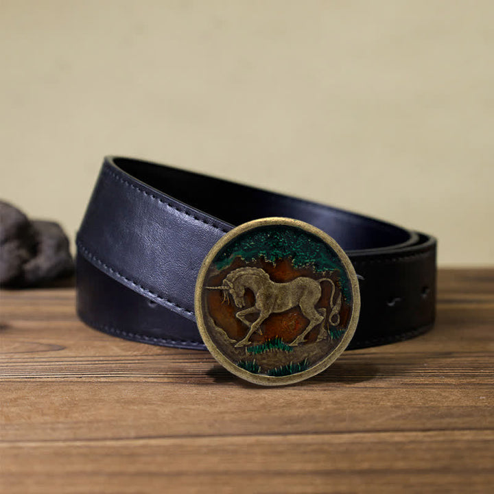 Cinturón de cuero con hebilla de bronce antiguo y diseño de unicornio místico para hombre