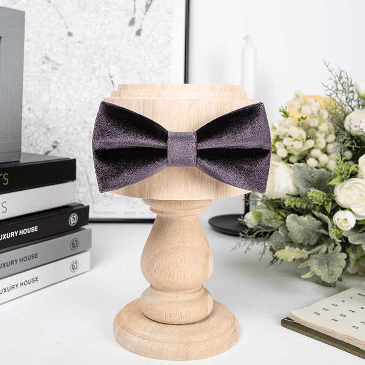 Pajarita de terciopelo de color morado oscuro liso para hombre