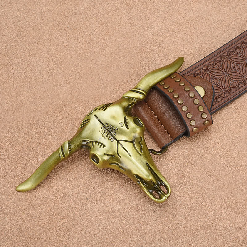 Cinturón de cuero con remaches de cabeza de ganado estilo western para hombre