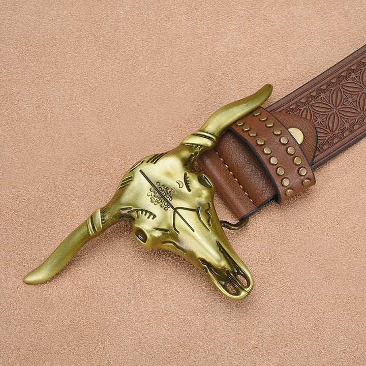 Cinturón de cuero con remaches de cabeza de ganado estilo western para hombre