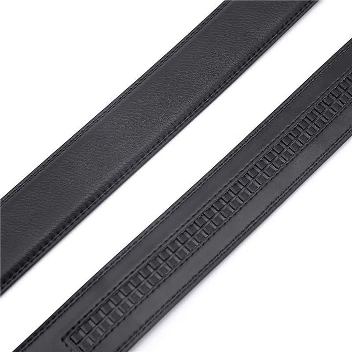 Cinturón de cuero con hebilla automática hueca simple para hombre
