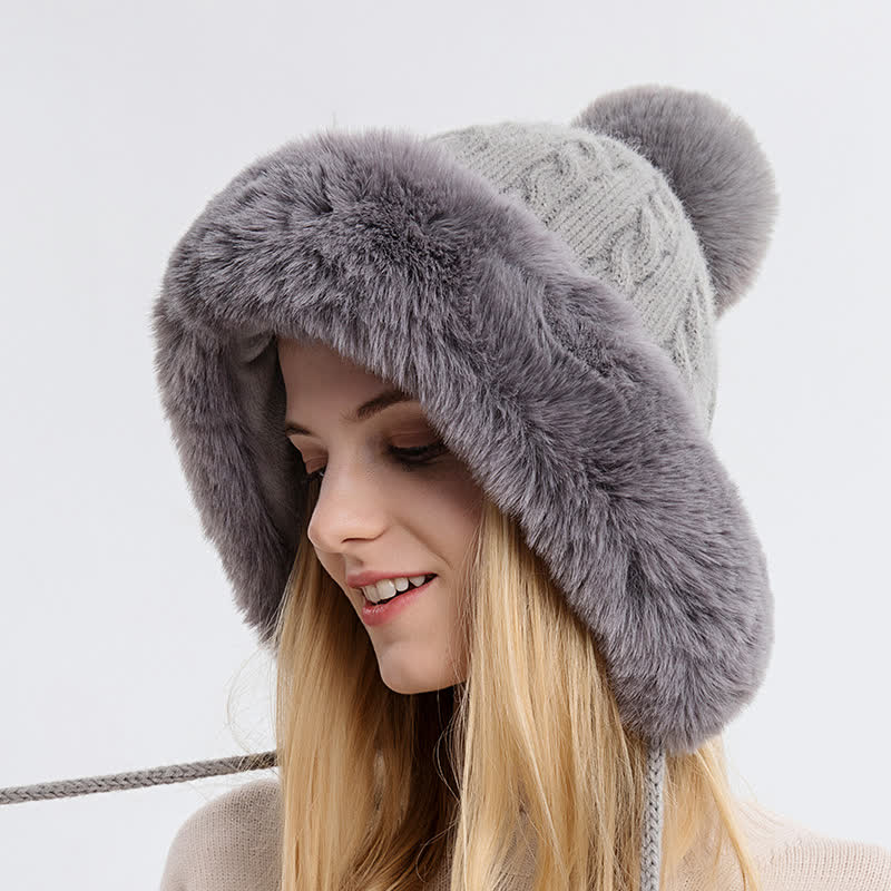 Gorro de punto grueso y cálido con tres pompones para mujer
