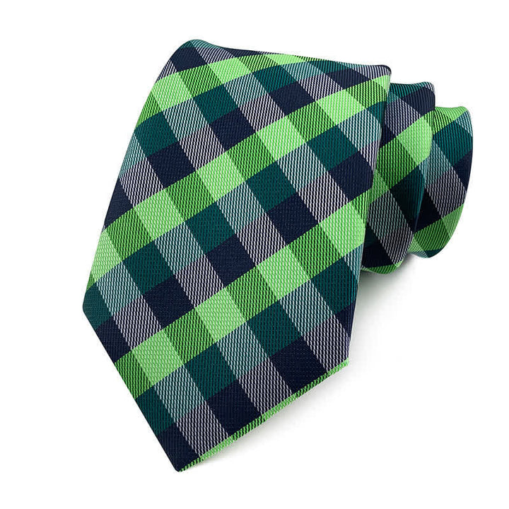 Traje de esmoquin ajustado para hombre con corbata a cuadros