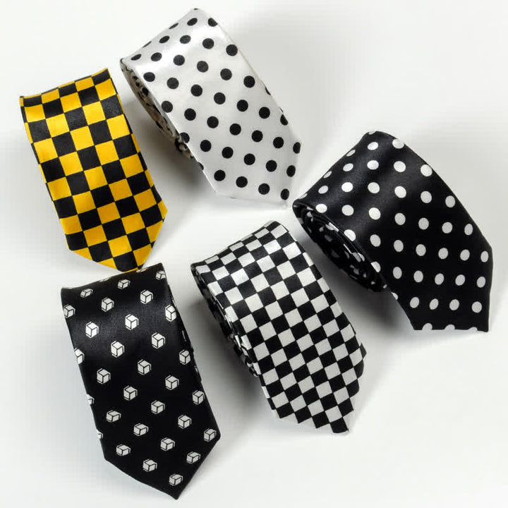 Corbata de hombre con rayas y lunares a cuadros pequeños en blanco y negro
