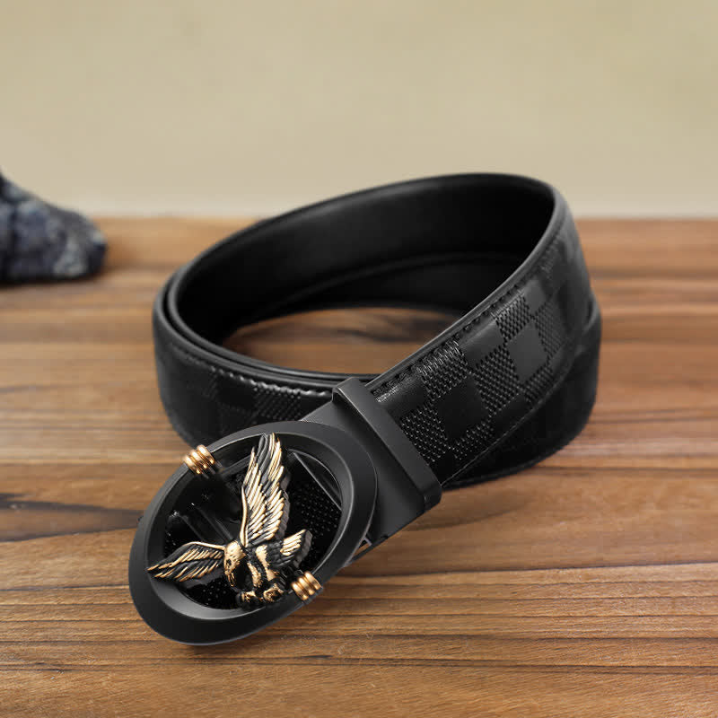 Cinturón de cuero con hebilla automática hueca negra con diseño de águila para hombre