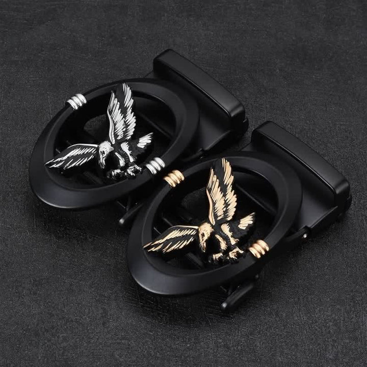 Cinturón de cuero con hebilla automática hueca negra con diseño de águila para hombre