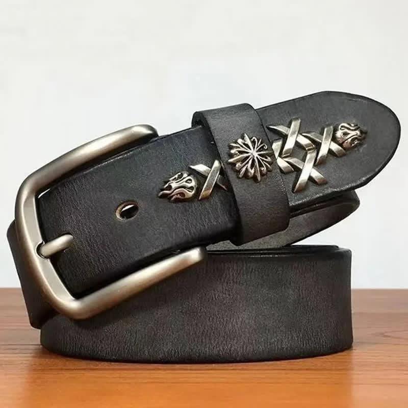 Cinturón de cuero con remaches tallados decorativos retro para hombre
