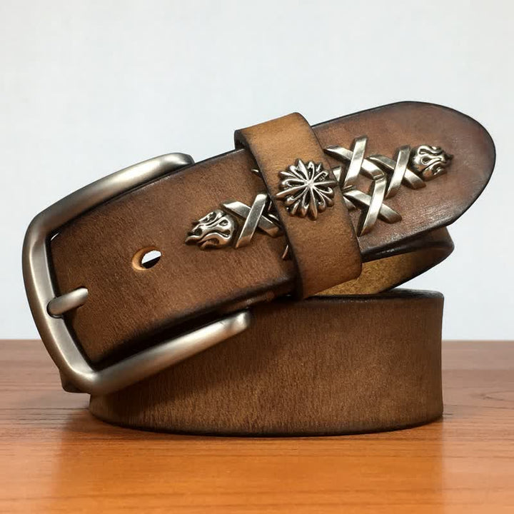 Cinturón de cuero con remaches tallados decorativos retro para hombre