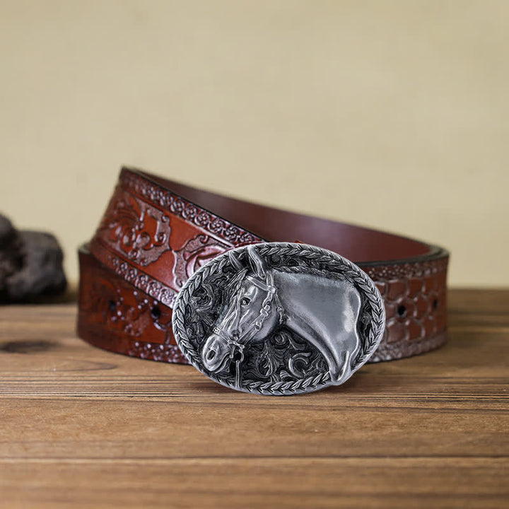 Cinturón de cuero con hebilla de cabeza de caballo grabada para hombre